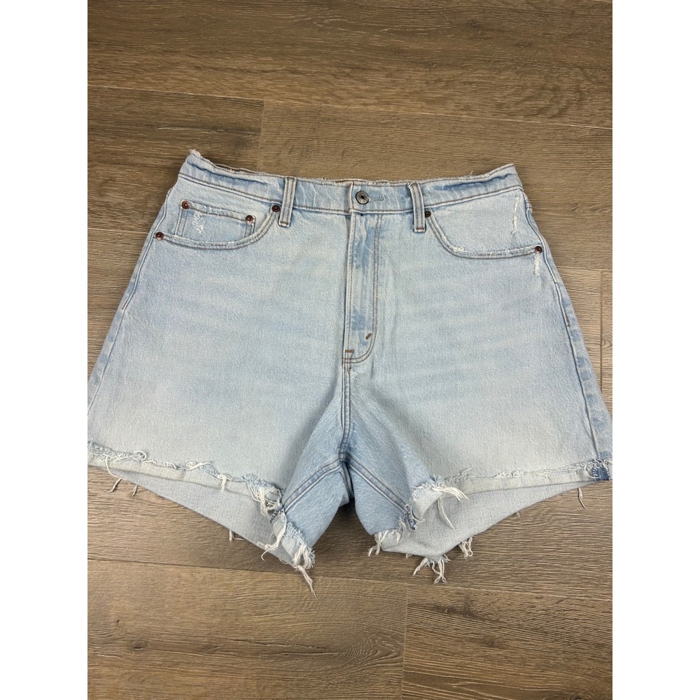 Abercrombie & Fitch Curve Love The Dad Short High Rise Light Wash Denim 31 12
